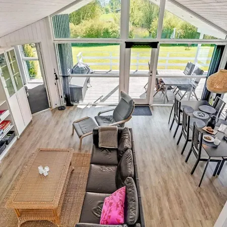 Holiday home 5 Star In Humble-by Traum Humble