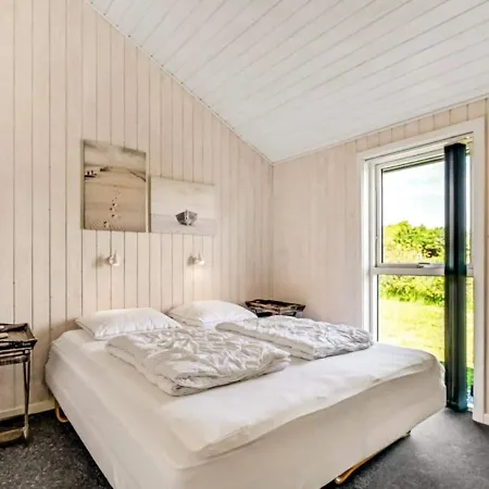 Holiday home 5 Star In Humble-by Traum